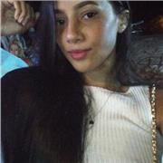 Trabaja como niñera ayudando con las tareas escolares